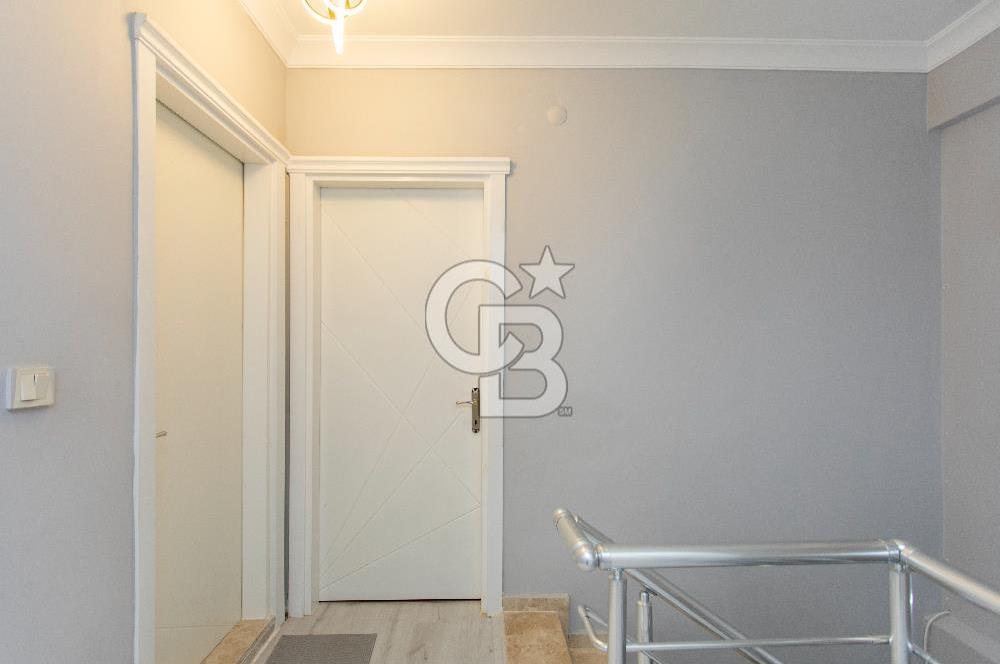 Yenifoça'da Satılık Müstakil Bahçeli 3+1 Villa