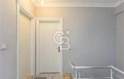 Yenifoça'da Satılık Müstakil Bahçeli 3+1 Villa