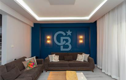 Yenifoça'da Satılık Müstakil Bahçeli 3+1 Villa