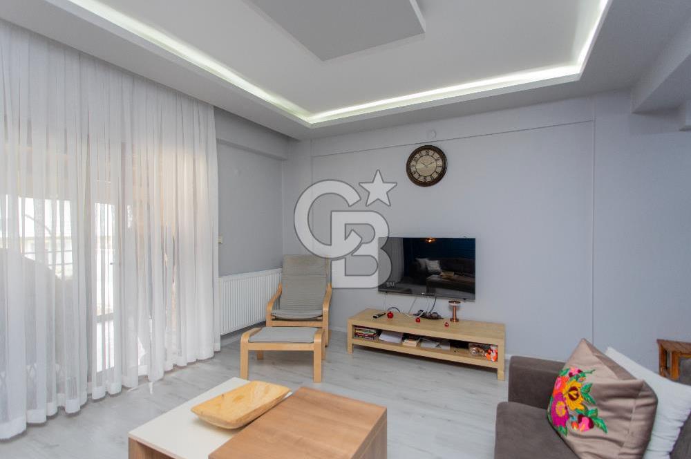 Yenifoça'da Satılık Müstakil Bahçeli 3+1 Villa