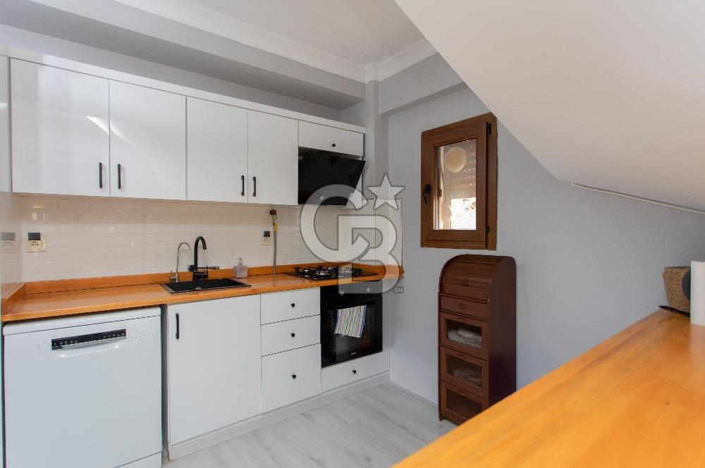 Yenifoça'da Satılık Müstakil Bahçeli 3+1 Villa