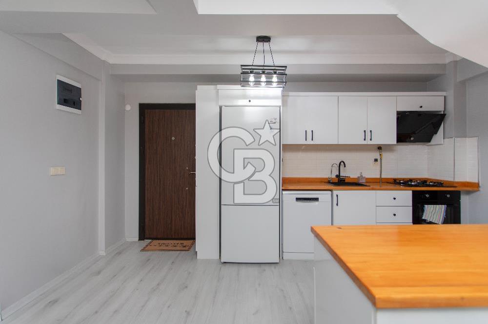 Yenifoça'da Satılık Müstakil Bahçeli 3+1 Villa