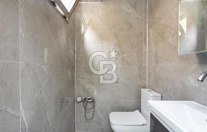 Yenifoça'da Satılık Müstakil Bahçeli 3+1 Villa