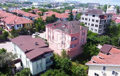 Başiskele Bahcecik Cadde Üzeri 3 katlı Müstakil Ev ve Arsasi