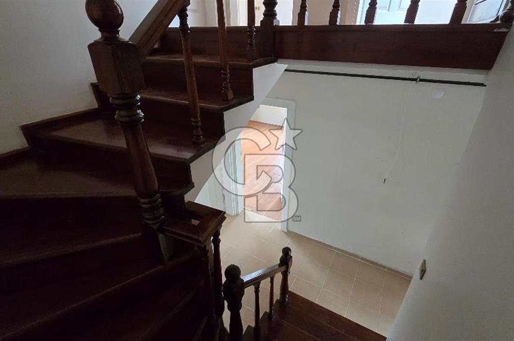 Serdivan Vatan Mahallesinde Müstakil 120 M² Bahçeli 3+1 Dubleks