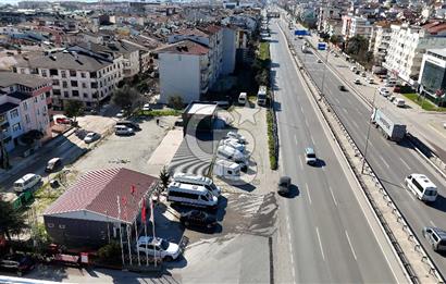 KÖRFEZ MERKEZİ KONUM E-5 CEPHELİ KİRALIK TİCARİ İŞYERİ VE ARSASI