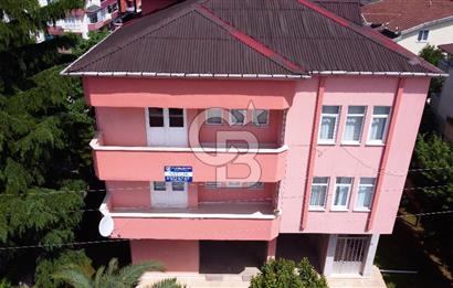 Başiskele Bahcecik Cadde Üzeri 3 katlı Müstakil Ev ve Arsasi