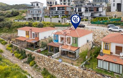 Yenifoça'da Satılık Müstakil Bahçeli 3+1 Villa