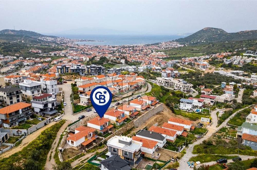 Yenifoça'da Satılık Müstakil Bahçeli 3+1 Villa