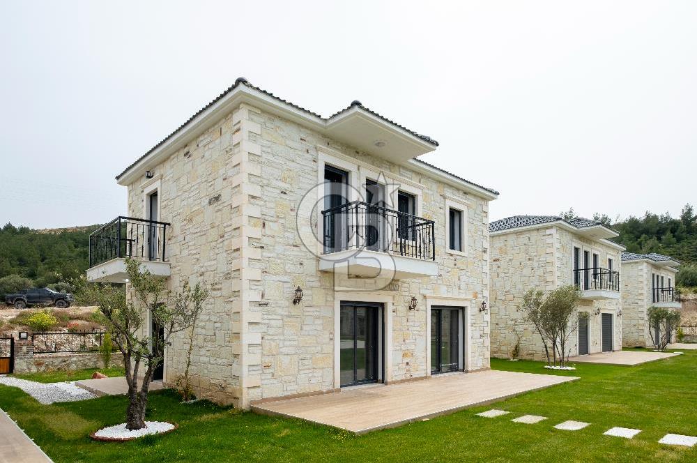 Eski Foça La Vie Konakları'nda Satılık 3+1 Villa