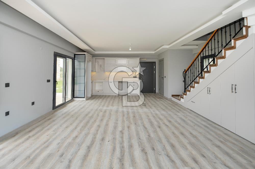 Eski Foça La Vie Konakları'nda Satılık 3+1 Villa