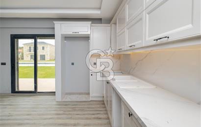 Eski Foça La Vie Konakları'nda Satılık 3+1 Villa