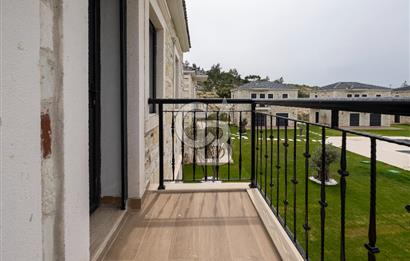 Eski Foça La Vie Konakları'nda Satılık 3+1 Villa