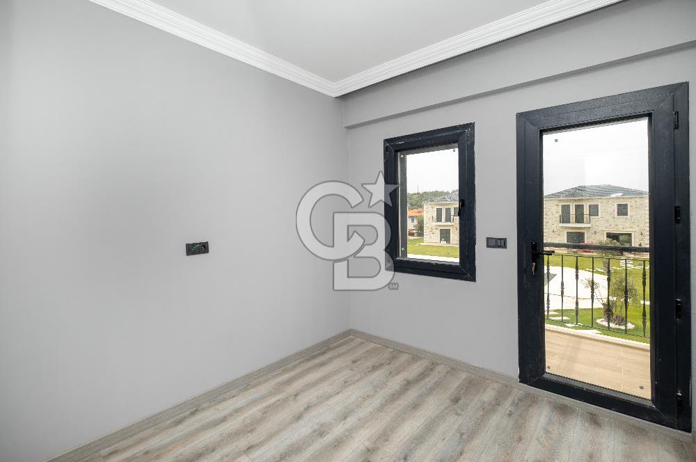 Eski Foça La Vie Konakları'nda Satılık 3+1 Villa