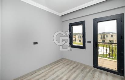 Eski Foça La Vie Konakları'nda Satılık 3+1 Villa