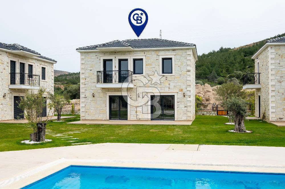 Eski Foça La Vie Konakları'nda Satılık 3+1 Villa