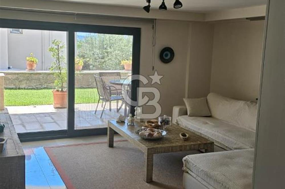 Ayvalık Cunda Adasında Full Deniz Manzaralı Satılık Lüks Villa