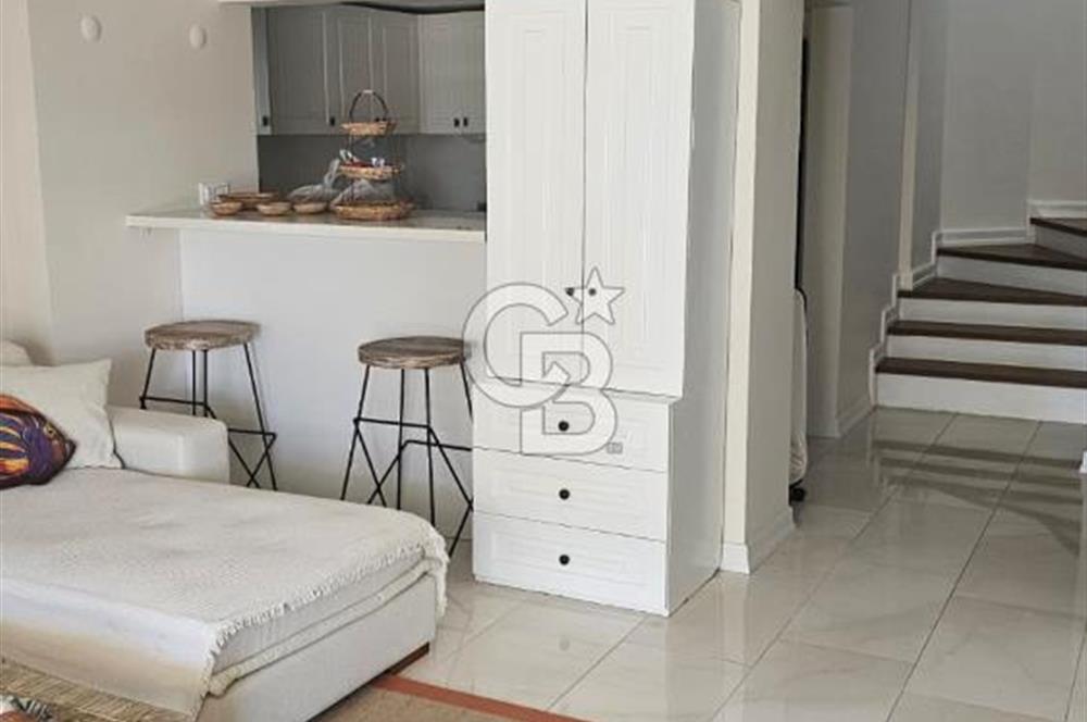 Ayvalık Cunda Adasında Full Deniz Manzaralı Satılık Lüks Villa