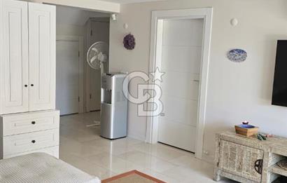 Ayvalık Cunda Adasında Full Deniz Manzaralı Satılık Lüks Villa