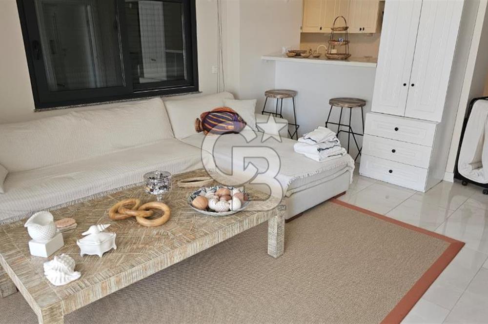 Ayvalık Cunda Adasında Full Deniz Manzaralı Satılık Lüks Villa