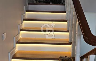 Ayvalık Cunda Adasında Full Deniz Manzaralı Satılık Lüks Villa