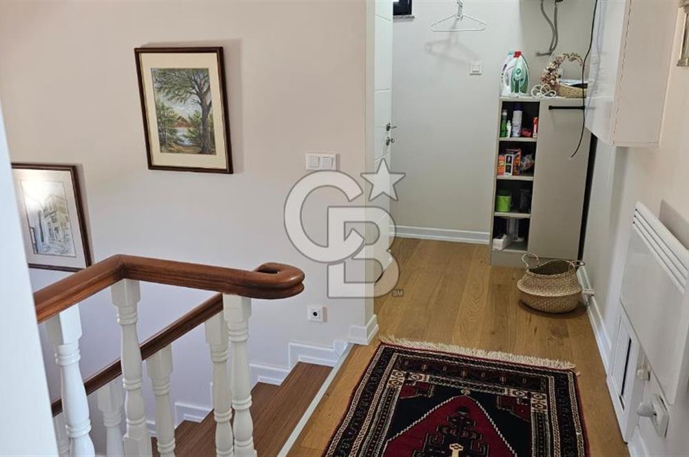 Ayvalık Cunda Adasında Full Deniz Manzaralı Satılık Lüks Villa