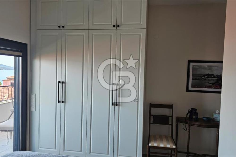 Ayvalık Cunda Adasında Full Deniz Manzaralı Satılık Lüks Villa