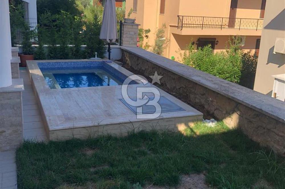 Ayvalık Cunda Adasında Full Deniz Manzaralı Satılık Lüks Villa