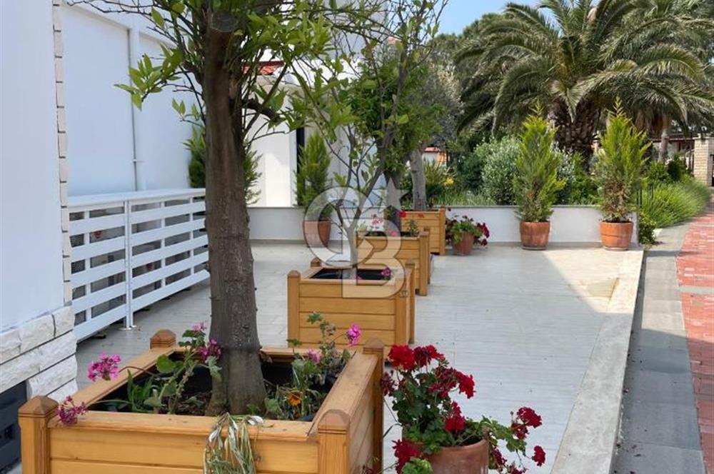 Ayvalık Cunda Adasında Full Deniz Manzaralı Satılık Lüks Villa