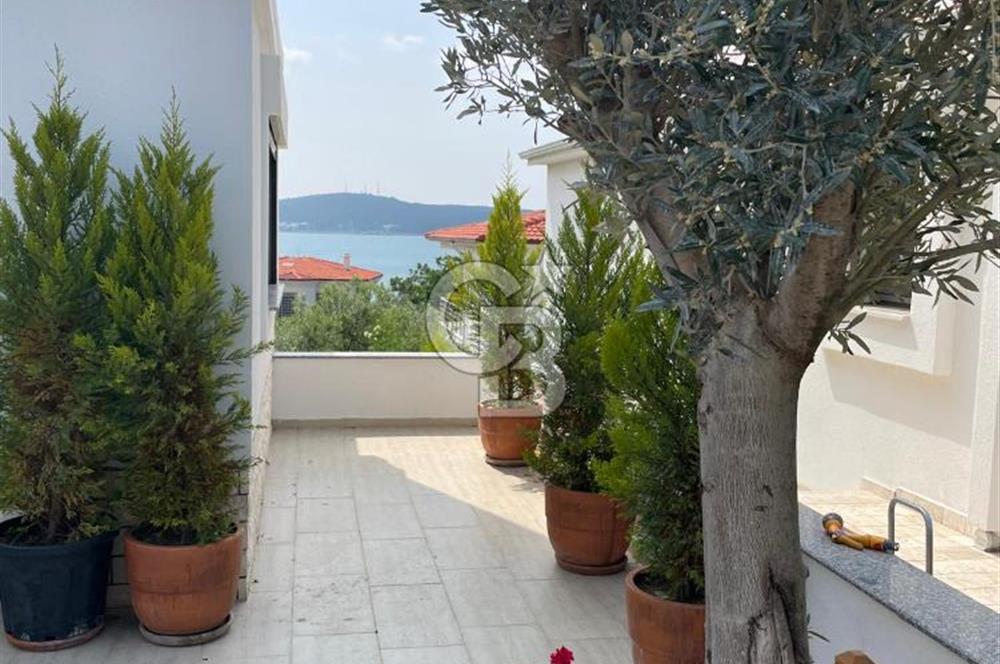 Ayvalık Cunda Adasında Full Deniz Manzaralı Satılık Lüks Villa