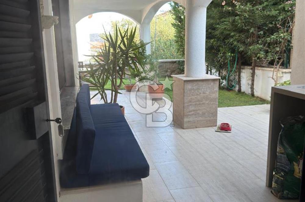 Ayvalık Cunda Adasında Full Deniz Manzaralı Satılık Lüks Villa