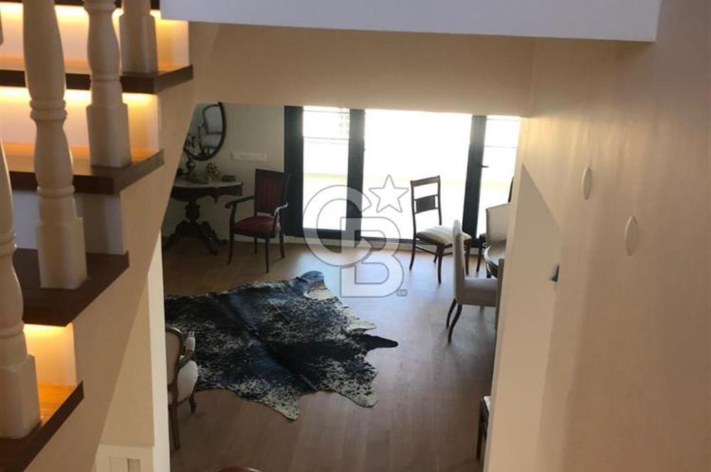 Ayvalık Cunda Adasında Full Deniz Manzaralı Satılık Lüks Villa