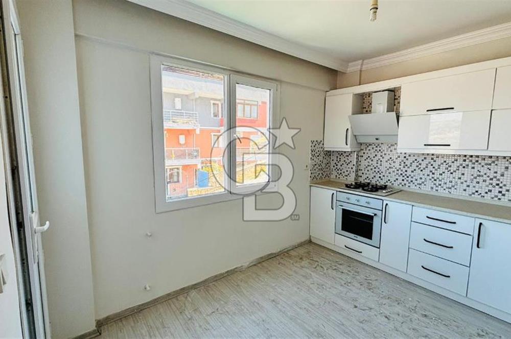 Foça Bağarası Kazım Dirik Mah. Satılık 2+1 Kapalı Mutfaklı Daire