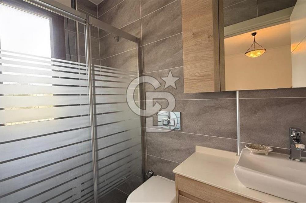 Alaçatı Merkezde Havuzlu Müstakil 3+1 Kiralık Villa