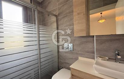Alaçatı Merkezde Havuzlu Müstakil 3+1 Kiralık Villa
