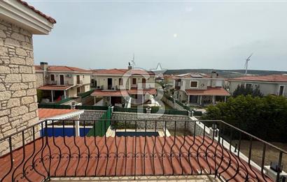 Alaçatı Merkezde Havuzlu Müstakil 3+1 Kiralık Villa