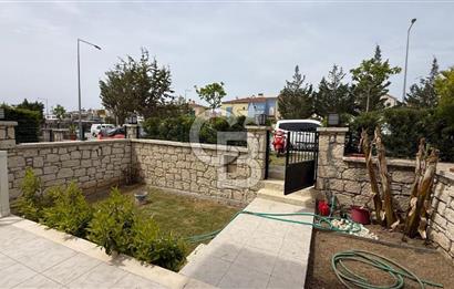 Alaçatı Merkezde Havuzlu Müstakil 3+1 Kiralık Villa