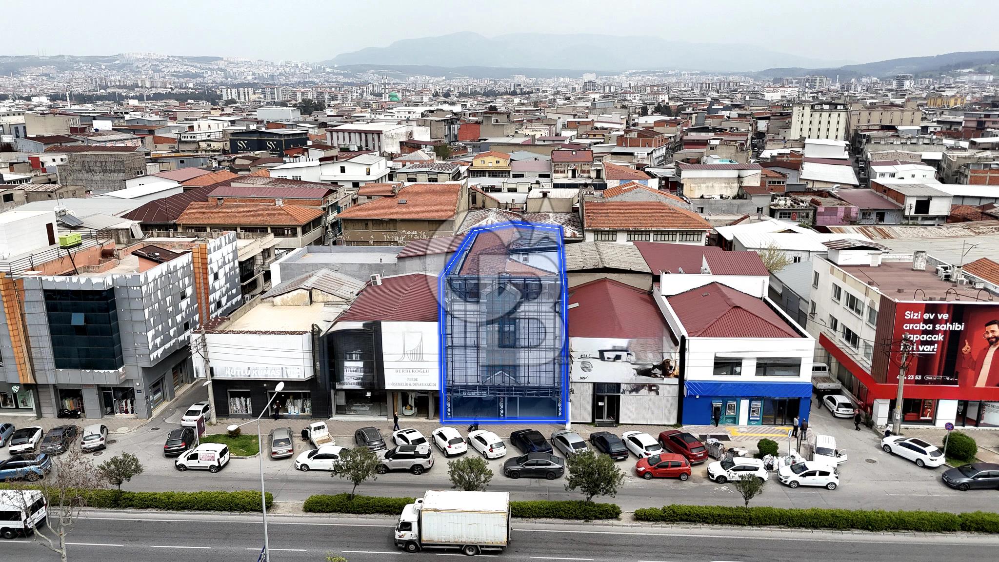 Karabağlar Yeşillik Cad. 1000 m2 3 Katlı Yük Asansörlü Showroom