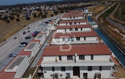 Ayvalık Altınova Sayfiye Sitesi İçerisinde Havuzlu Geniş 2+1 Daire