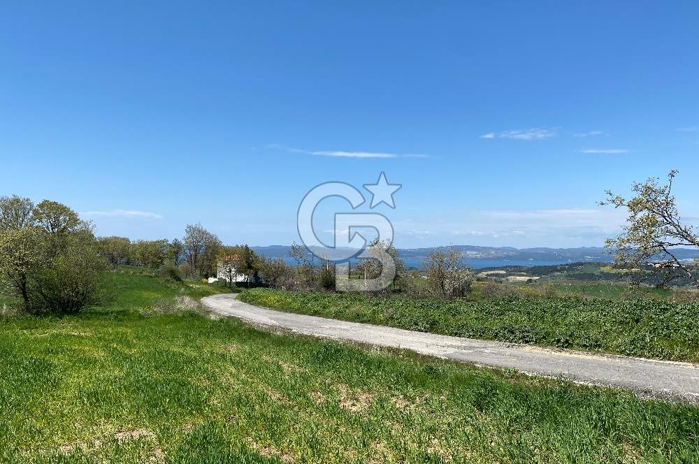 KIZILKEÇİLİDE ASFALT YOLA CEPHE DENİZ MANZARALI SATILIK TARLA