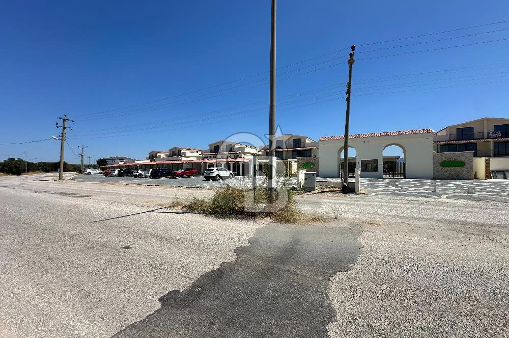 Ayvalık Altınova Sayfiye Sitesi İçerisinde Havuzlu Geniş 2+1 Daire