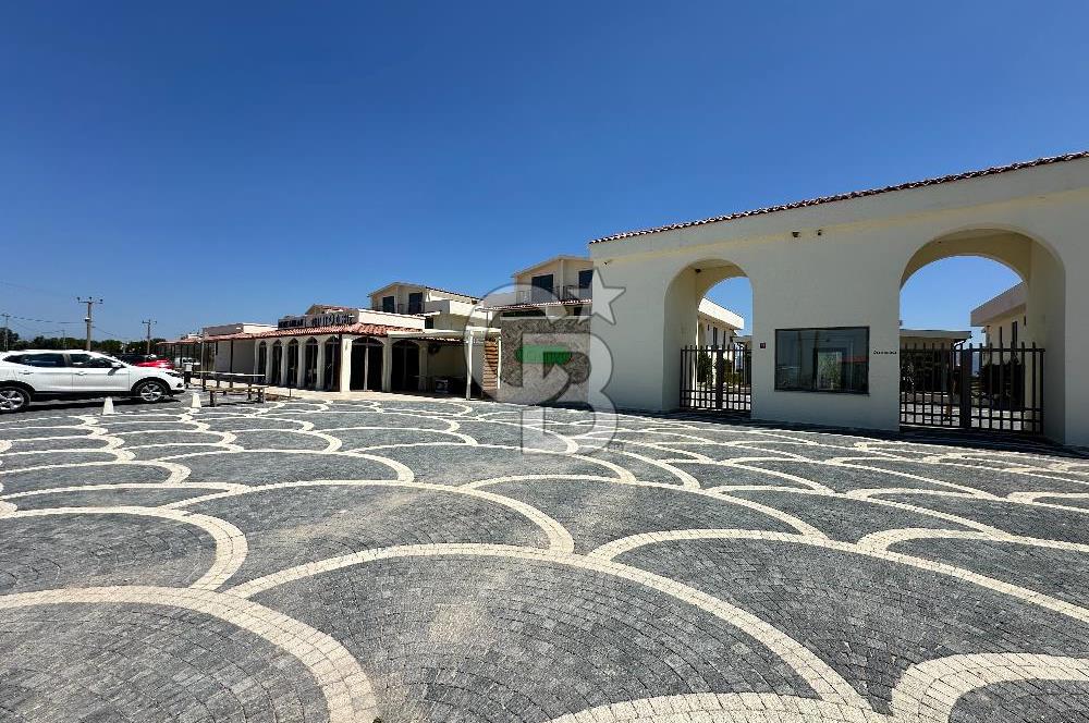 Ayvalık Altınova Sayfiye Sitesi İçerisinde Havuzlu Geniş 2+1 Daire