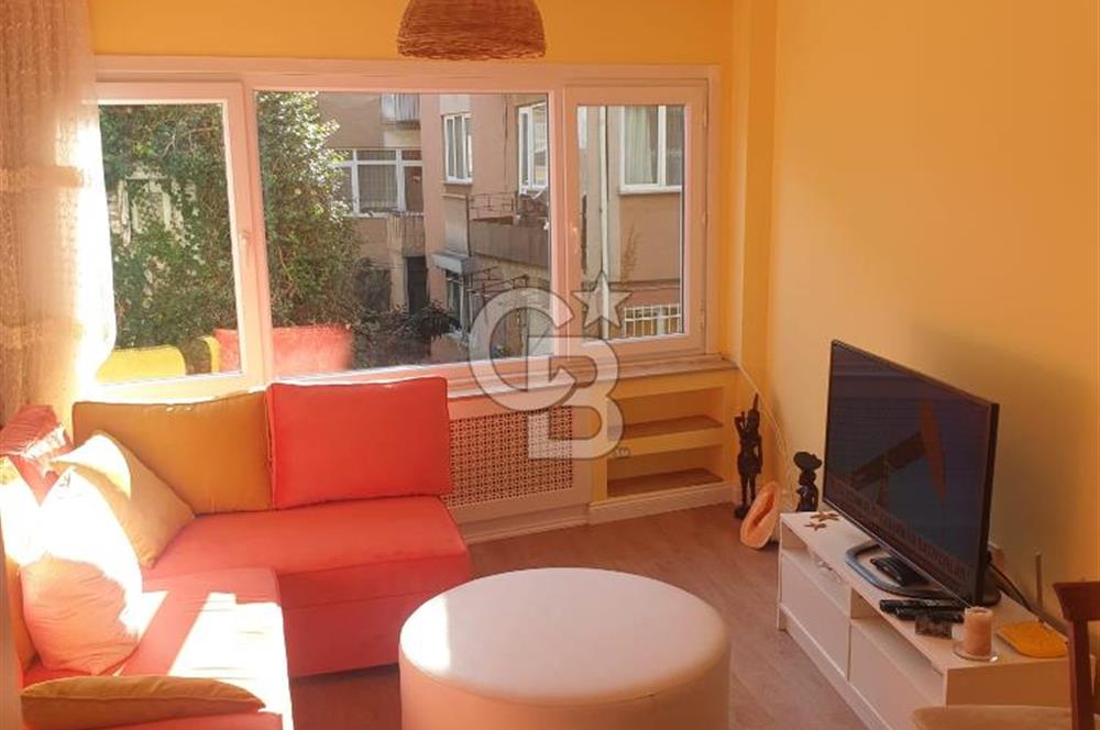 Ortakoy de sahile yakın yenilenmiş 2+1 