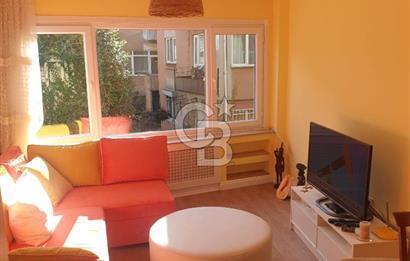 Ortakoy de sahile yakın yenilenmiş 2+1 