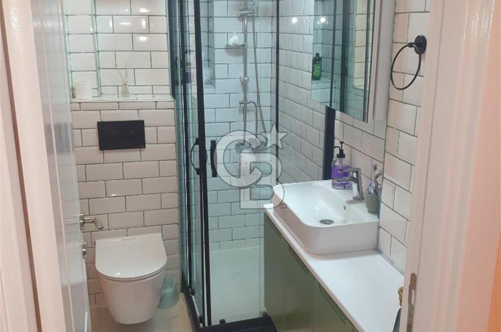 Ortakoy de sahile yakın yenilenmiş 2+1 