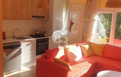 Ortakoy de sahile yakın yenilenmiş 2+1 