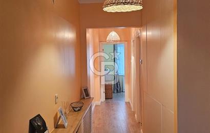 Ortakoy de sahile yakın yenilenmiş 2+1 