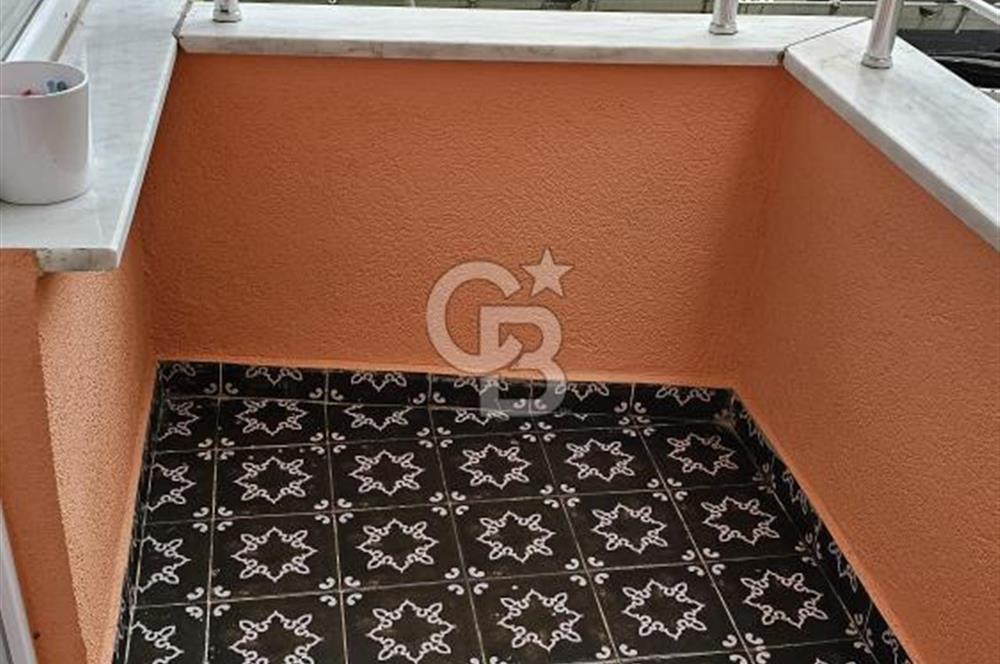 Ortakoy de sahile yakın yenilenmiş 2+1 