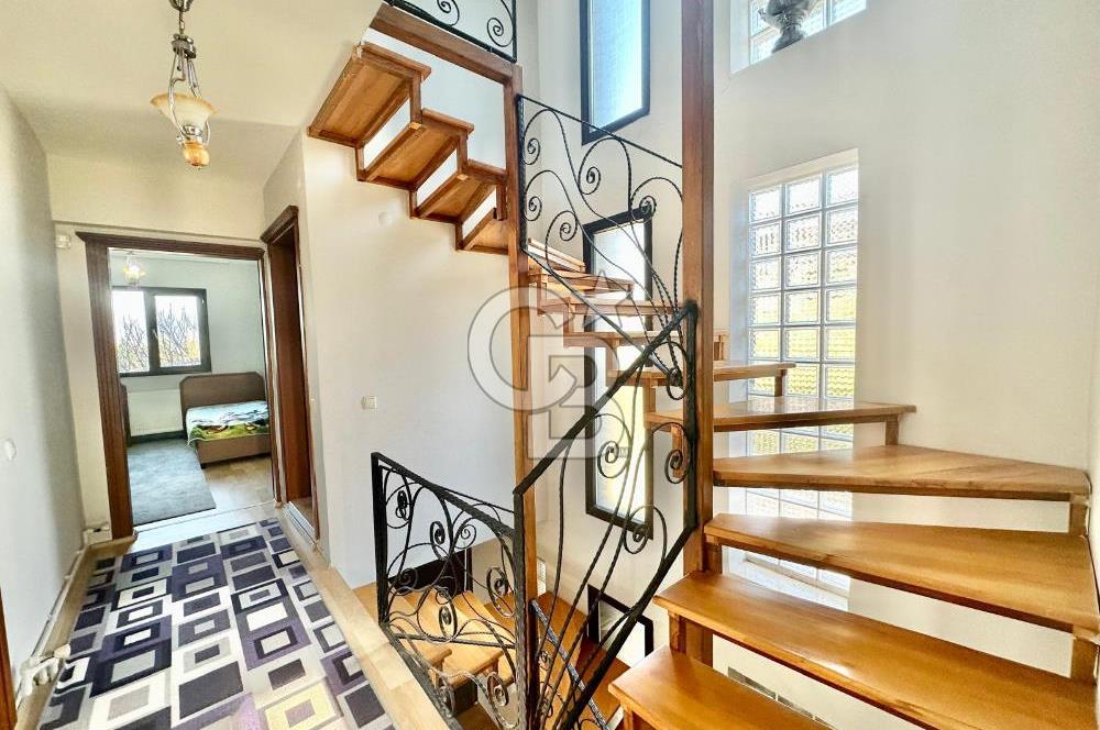 14 Dönüm ‘e yakın Arazi içinde Çiftlik Konseptli Özel Villa