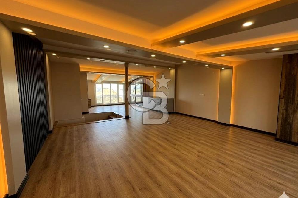 Marmara Ereğlisi Satık Havuzlu Deniz Manzaralı 3 Katlı Villa